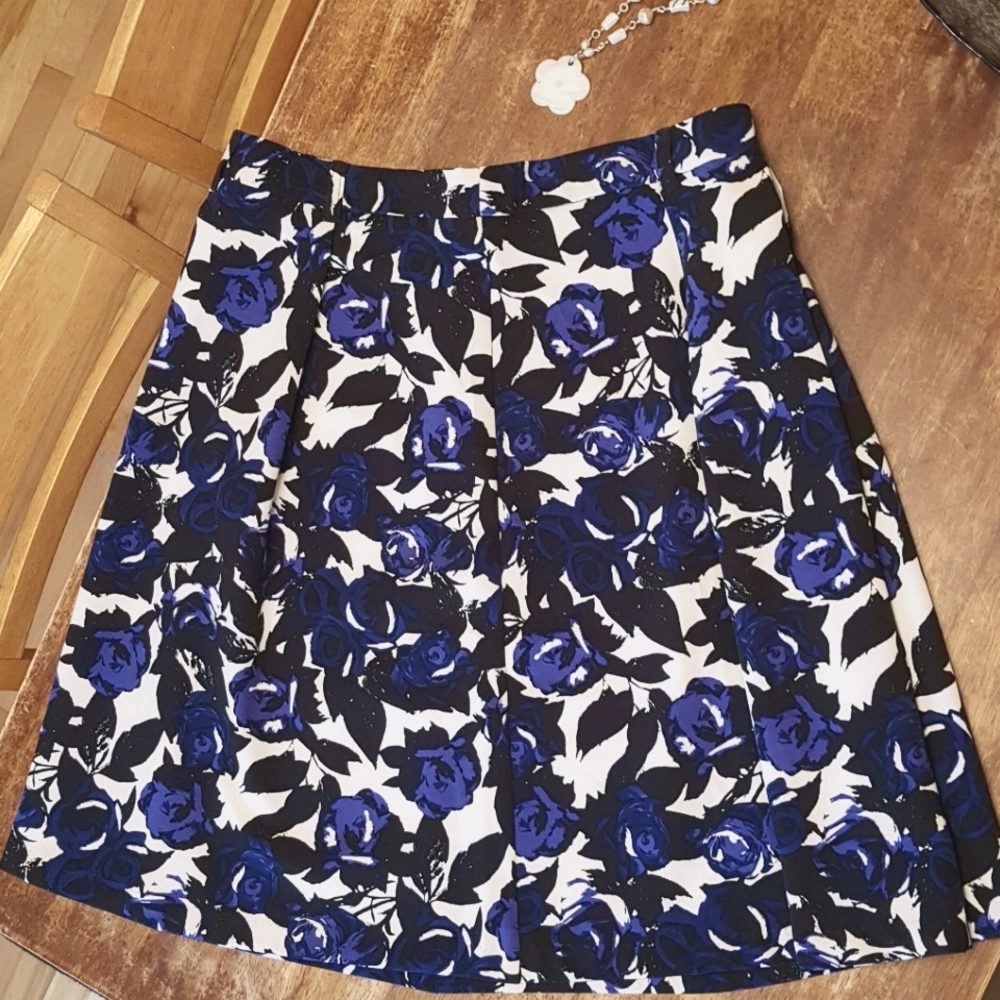 NWT Jessica Floral Flare Skirt